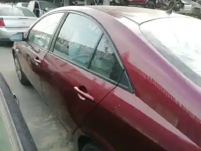 Veículo de Sucata nissan primera berlina (p12) 2.2 16v turbodiesel cat do ano 2002 alimentado yd22