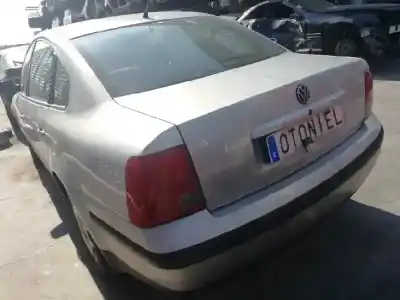 Verschrottungsfahrzeug volkswagen passat berlina (3b2) 1.9 tdi des jahres 1998 angetrieben afn