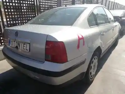 Verschrottungsfahrzeug volkswagen passat berlina (3b2) 1.9 tdi des jahres 1998 angetrieben afn