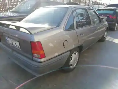Veículo de Sucata opel kadett e 1.6 do ano 1990 alimentado 1.6sv