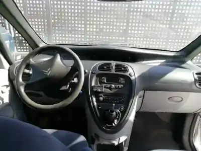 Véhicule à la ferraille citroen xsara picasso (n68) 2.0 hdi de l'année 2003 alimenté rhy