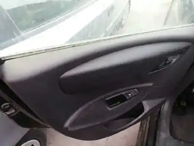 Здавання транспортного засобу citroen c4 berlina collection року 2007 потужний 9hy