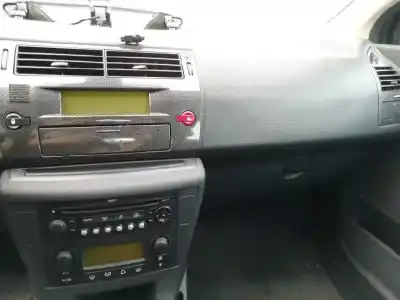 Здавання транспортного засобу citroen c4 berlina collection року 2007 потужний 9hy