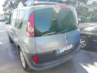 Verschrottungsfahrzeug renault espace iv (jk0) 2.0 dynamique [2.0 ltr. - 110 kw dci diesel fap] des jahres 2003 angetrieben g9t j7