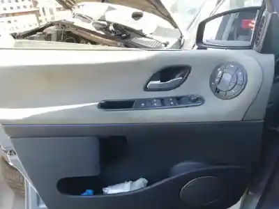 Verschrottungsfahrzeug renault espace iv (jk0) 2.0 dynamique [2.0 ltr. - 110 kw dci diesel fap] des jahres 2003 angetrieben g9t j7