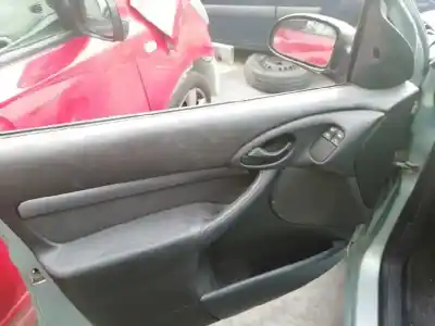 Здавання транспортного засобу ford focus berlina (cak) ghia року 2003 потужний ffda