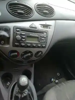 Здавання транспортного засобу ford focus berlina (cak) ghia року 2003 потужний ffda