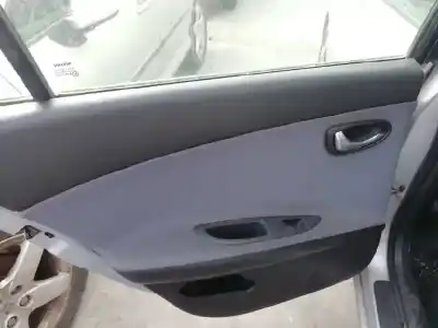 Veículo de Sucata nissan primera berlina (p12) acenta do ano 2002 alimentado qg16