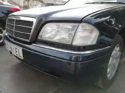 Здавання транспортного засобу mercedes-benz clase c (w202) berlina 220 cdi esprit champion (202.133) року 1999 потужний 611960