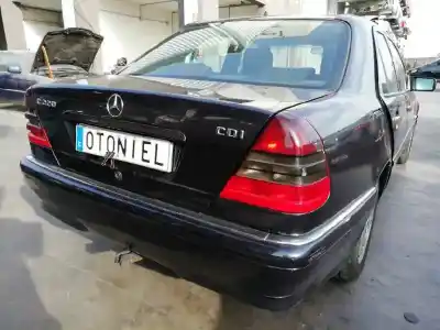 Здавання транспортного засобу mercedes-benz clase c (w202) berlina 220 cdi esprit champion (202.133) року 1999 потужний 611960