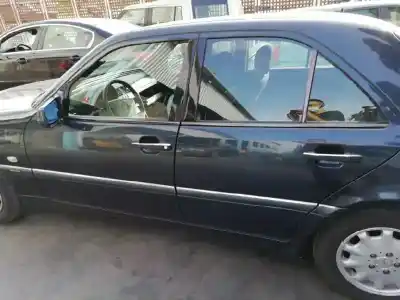 Здавання транспортного засобу mercedes-benz clase c (w202) berlina 220 cdi esprit champion (202.133) року 1999 потужний 611960