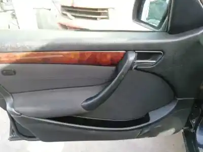 Здавання транспортного засобу mercedes-benz clase c (w202) berlina 220 cdi esprit champion (202.133) року 1999 потужний 611960