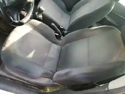 Здавання транспортного засобу ford focus berlina (cak) 2.0 16v cat року 1999 потужний eddc