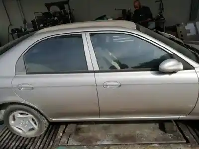 Vehicul casat kia shuma 1.5 cat al anului 2000 alimentat g/bf