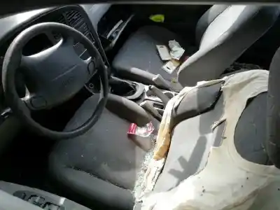 Vehicul casat kia shuma 1.5 cat al anului 2000 alimentat g/bf