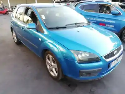 Vehicul casat ford focus berlina (cap) ghia al anului 2005 alimentat hxda