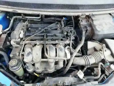 Vehicul casat ford focus berlina (cap) ghia al anului 2005 alimentat hxda