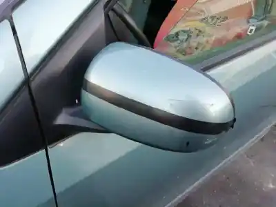 Здавання транспортного засобу nissan almera tino (v10m) mar року 2000 потужний yd22ddt