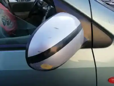 Здавання транспортного засобу nissan almera tino (v10m) mar року 2000 потужний yd22ddt