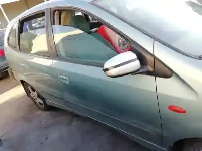 Здавання транспортного засобу nissan almera tino (v10m) mar року 2000 потужний yd22ddt