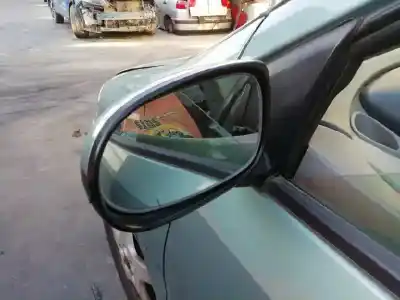 Здавання транспортного засобу nissan almera tino (v10m) mar року 2000 потужний yd22ddt