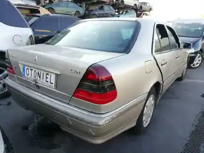 Здавання транспортного засобу mercedes-benz clase c (w202) berlina 220 cdi esprit champion (202.133) року 1998 потужний 611960