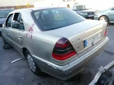 Здавання транспортного засобу mercedes-benz clase c (w202) berlina 220 cdi esprit champion (202.133) року 1998 потужний 611960