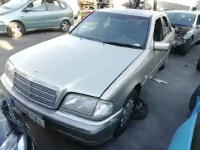 Здавання транспортного засобу mercedes-benz clase c (w202) berlina 220 cdi esprit champion (202.133) року 1998 потужний 611960