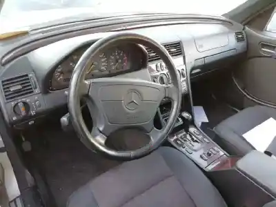 Здавання транспортного засобу mercedes-benz clase c (w202) berlina 220 cdi esprit champion (202.133) року 1998 потужний 611960