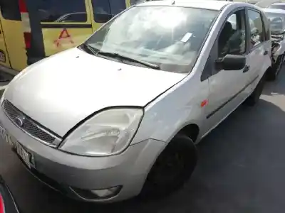 Véhicule à la ferraille FORD FIESTA (CBK) Fun de l'année 2003 alimenté F6JA