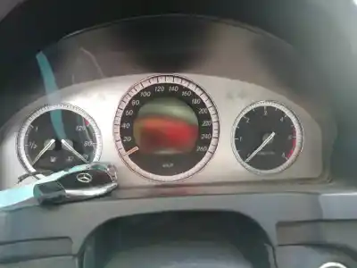 Здавання транспортного засобу mercedes-benz clase c (w204) berlina c 220 cdi (204.008) року 2008 потужний om646811