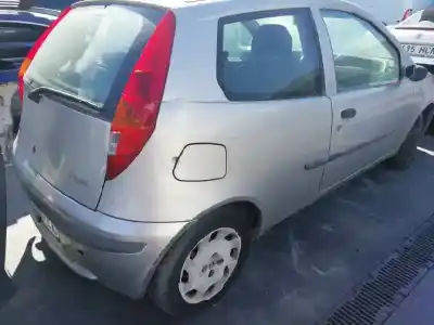 Veicolo di demolizione fiat punto berlina (188) 1.2 8v dynamic dell'anno 2003 alimentato 188a4000