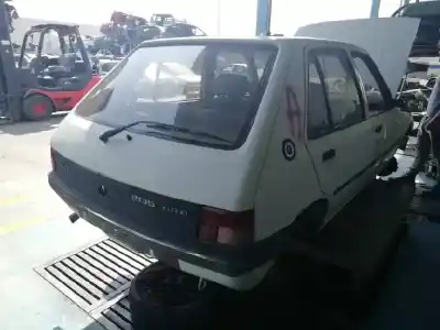 Véhicule à la ferraille peugeot 205 berlina 1.8 diesel de l'année 1992 alimenté 161a