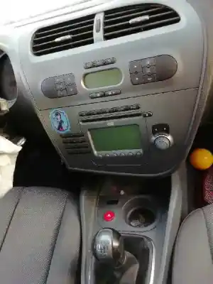 Veículo de Sucata seat leon (1p1) 1.9 tdi do ano 2005 alimentado bkc