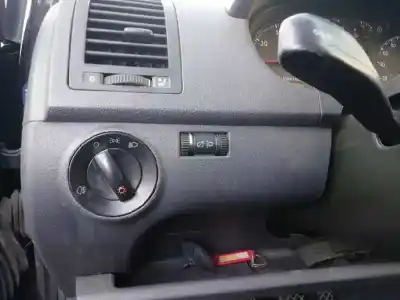Vehicul casat volkswagen polo (9n3) advance al anului 2006 alimentat bky