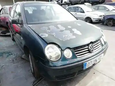 Veicolo di demolizione volkswagen polo (9n1) conceptline dell'anno 2003 alimentato azq