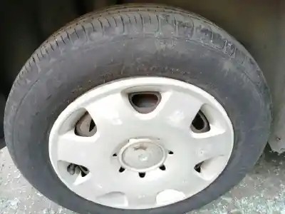 Veicolo di demolizione volkswagen polo (9n1) conceptline dell'anno 2003 alimentato azq