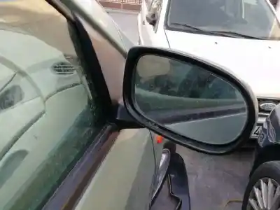 Здавання транспортного засобу nissan almera tino (v10m) ambience року 2002 потужний yd22