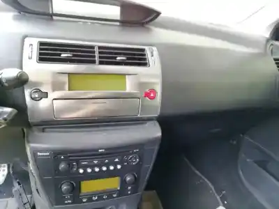 Sloopvoertuig citroen c4 coupe vtr plus van het jaar 2006 aangedreven rhr