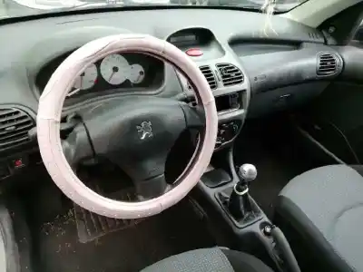 Scrapping Vehicle peugeot 206 berlina x-line of the year 2004 powered kfw