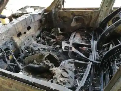 Veículo de Sucata land rover discovery iv (l319) 3.0 sdv6 4x4 do ano 2009 alimentado 306dt