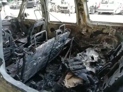 Veículo de Sucata land rover discovery iv (l319) 3.0 sdv6 4x4 do ano 2009 alimentado 306dt