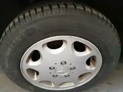 Здавання транспортного засобу mercedes-benz clase e (w124) berlina 320 e / e 320 (124.032) року 1994 потужний 104