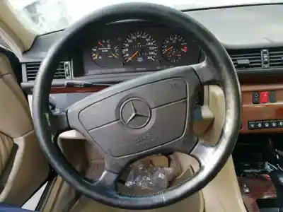Здавання транспортного засобу mercedes-benz clase e (w124) berlina 320 e / e 320 (124.032) року 1994 потужний 104