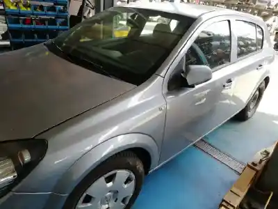 Здавання транспортного засобу opel astra h berlina cosmo року 2004 потужний z16xep