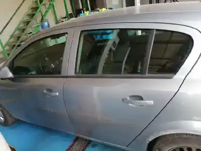 Здавання транспортного засобу opel astra h berlina cosmo року 2004 потужний z16xep