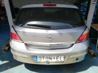 Здавання транспортного засобу opel astra h berlina cosmo року 2004 потужний z16xep