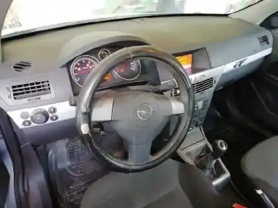 Здавання транспортного засобу opel astra h berlina cosmo року 2004 потужний z16xep