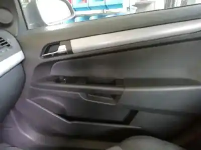 Здавання транспортного засобу opel astra h berlina cosmo року 2004 потужний z16xep