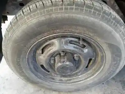 Véhicule à la ferraille kia sportage td de l'année 2000 alimenté re